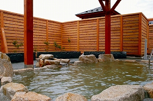 山陰・浜坂･七釜　源泉かけ流し日帰り温泉　ゆ～らく館　露天岩風呂