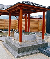山陰・浜坂･七釜　源泉かけ流し日帰り温泉　ゆ～らく館　露天釜風呂